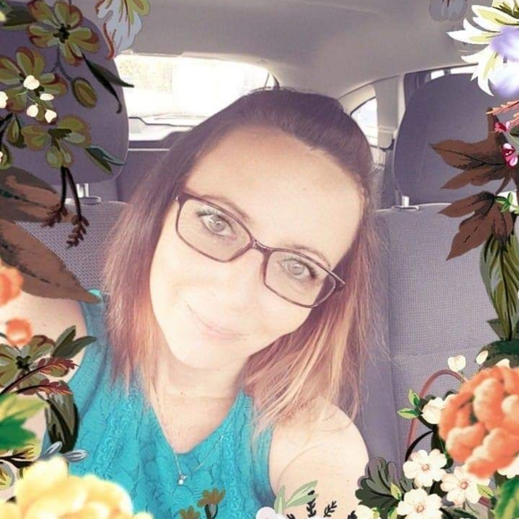 Meet your Posher, Loralee - Picture 2 of 2